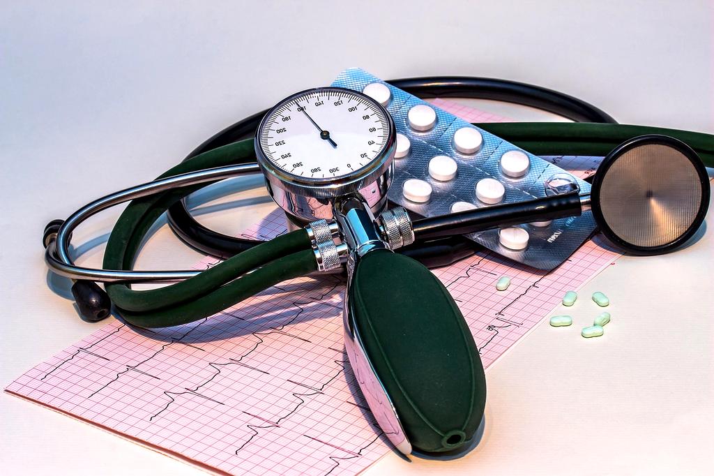 Wearable health monitoring device