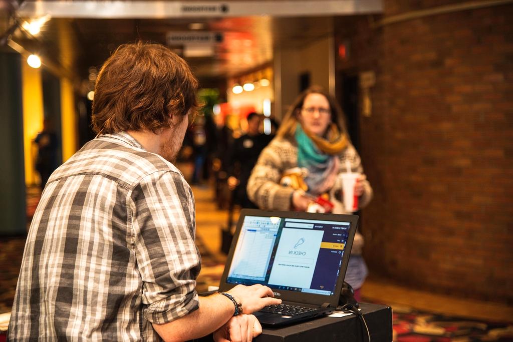 Advanced retinal scanner with holographic display
